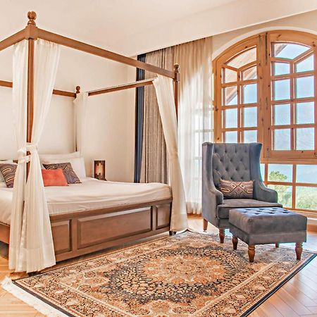 Stayvista At Sylvana Villas With Lawn, Bbq And Jacuzzi Kasauli Exteriér fotografie