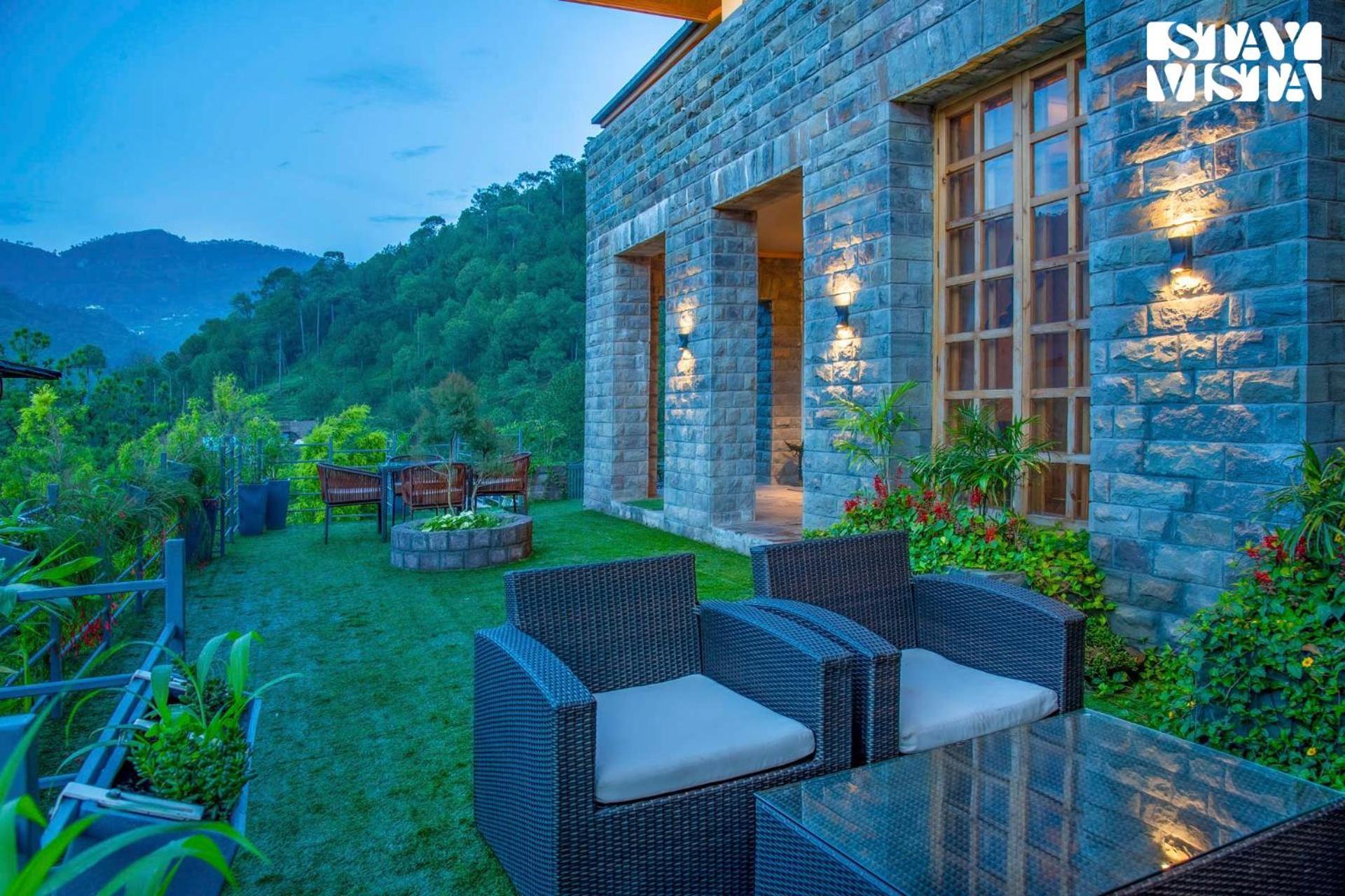 Stayvista At Sylvana Villas With Lawn, Bbq And Jacuzzi Kasauli Exteriér fotografie