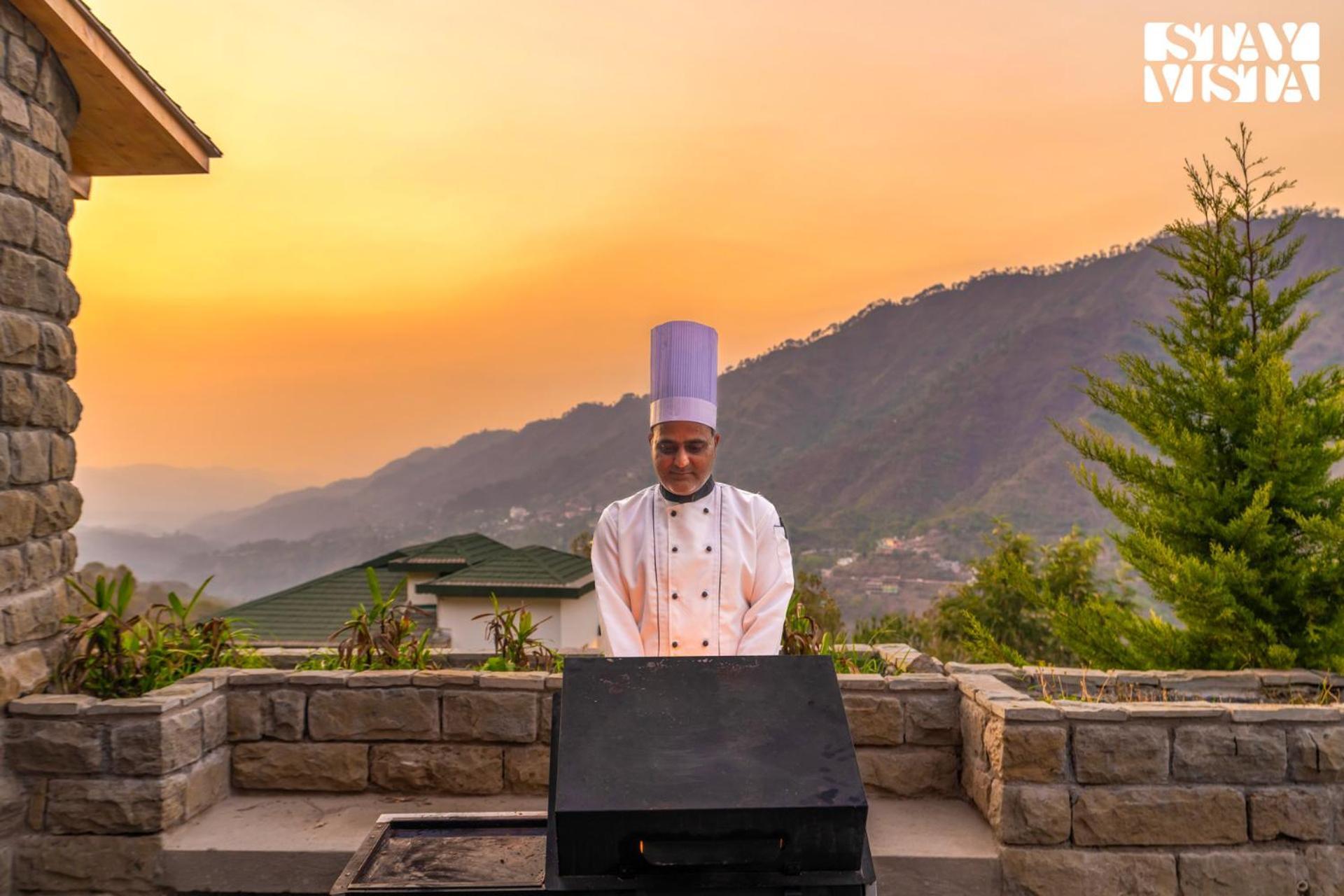 Stayvista At Sylvana Villas With Lawn, Bbq And Jacuzzi Kasauli Exteriér fotografie