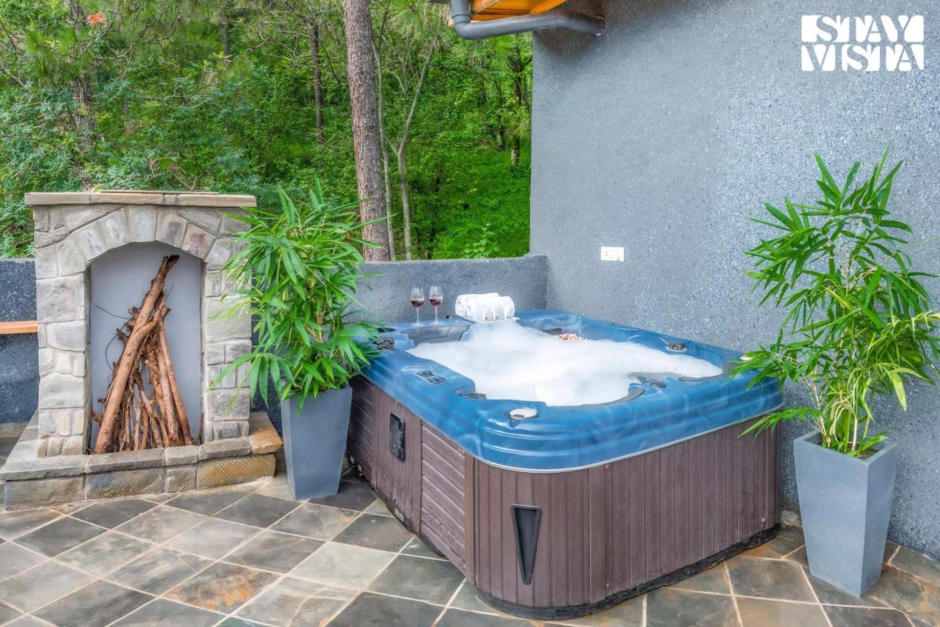 Stayvista At Sylvana Villas With Lawn, Bbq And Jacuzzi Kasauli Exteriér fotografie