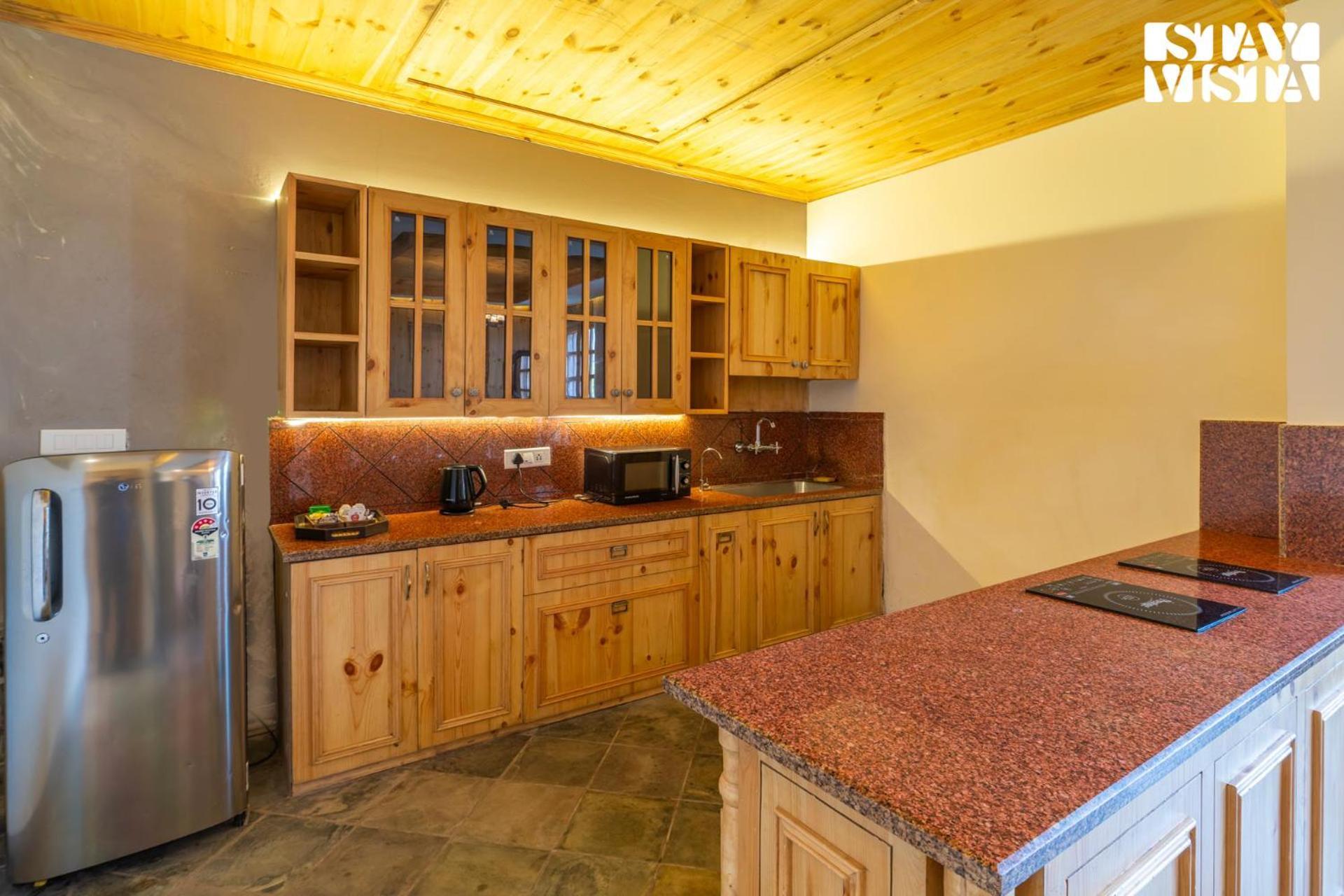 Stayvista At Sylvana Villas With Lawn, Bbq And Jacuzzi Kasauli Exteriér fotografie